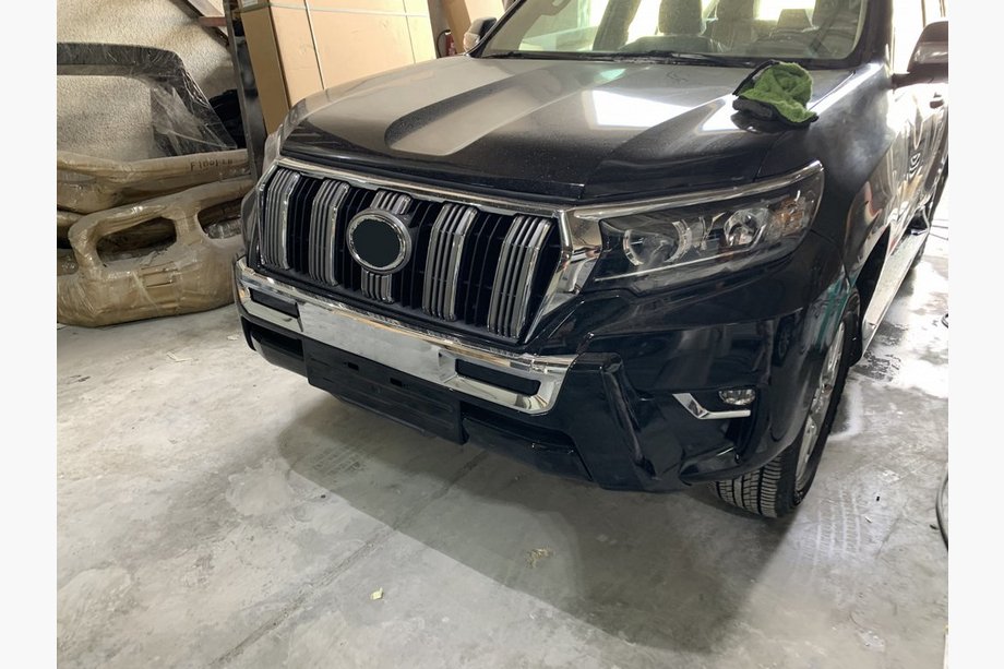 Toyota Land Cruiser Prado 150 2009-2023 Labio de parachoques delantero MiddleEast (2017-) Foto 4