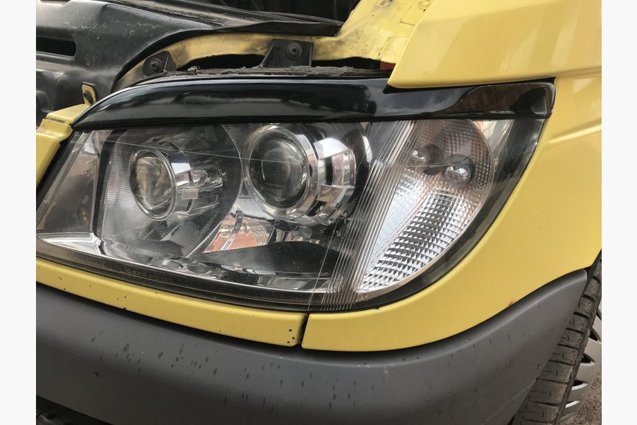 Mercedes Sprinter W901/902/903/904/905 1995–2006 Pestañas para faros (negro, ABS, 2000-2006) Negro Brillante Image