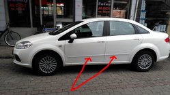 Fiat Linea 2006-2018 Molduras de puerta de plastico (Juego) foto 1