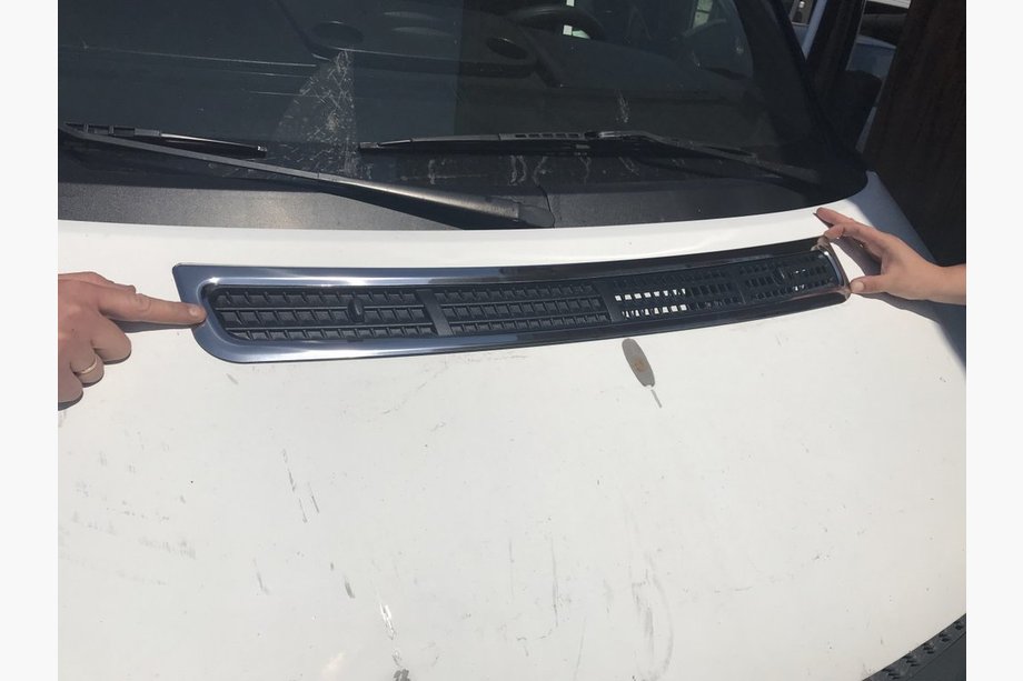 Ford Transit 2000–2014 Moldura de capó cromada (acero inoxidable) Image