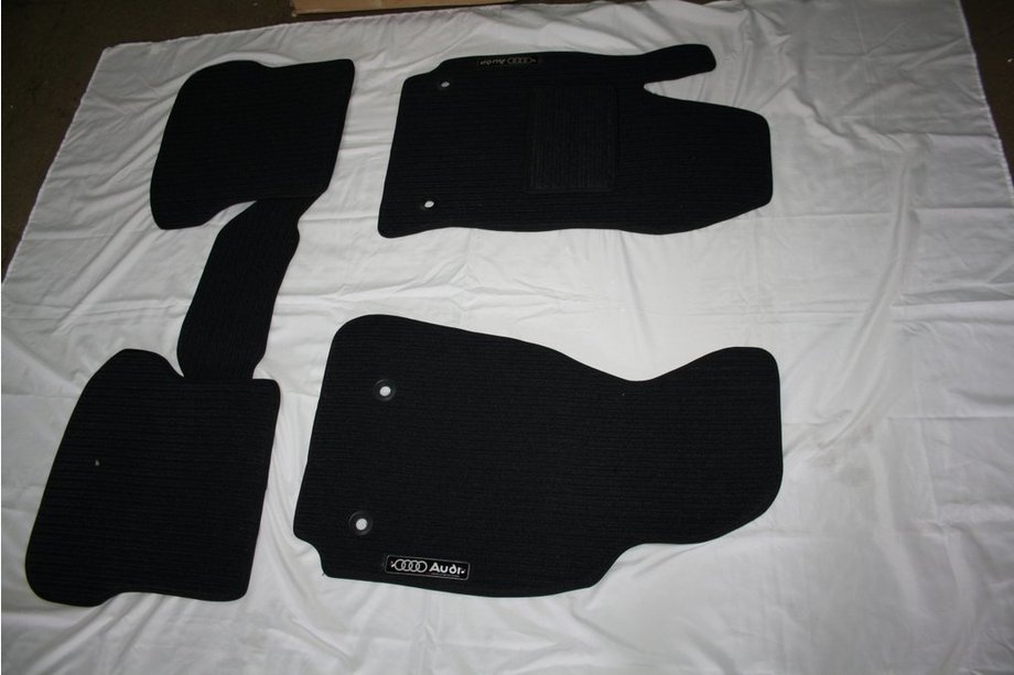 Audi A2 1999-2005 Alfombrillas de tela (Corona) Image
