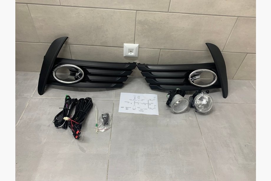 Toyota Corolla 2013-2019 Faros Antiniebla 2017-2019 (Halógenos) Image
