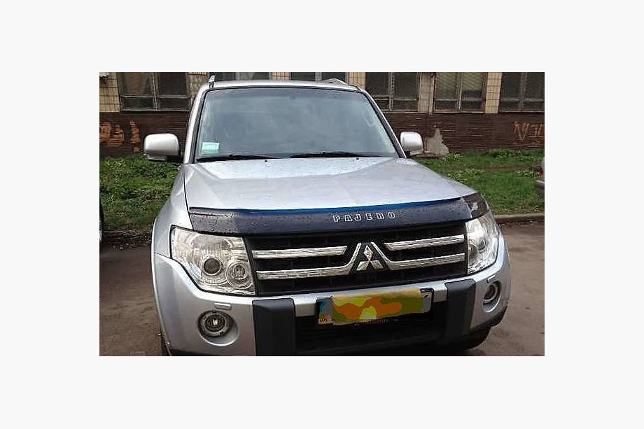 Mitsubishi Pajero Wagon IV 2006-2021 Deflector de capó (VIP) Image