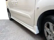 Peugeot Partner Tepee 2008-2018 Faldones laterales (imprimados para pintar) foto 1