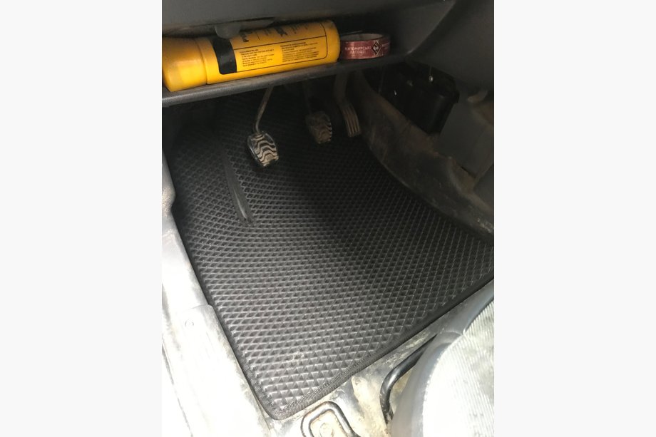 Ford Connect 2002–2006 Alfombrillas EVA (negras) Image