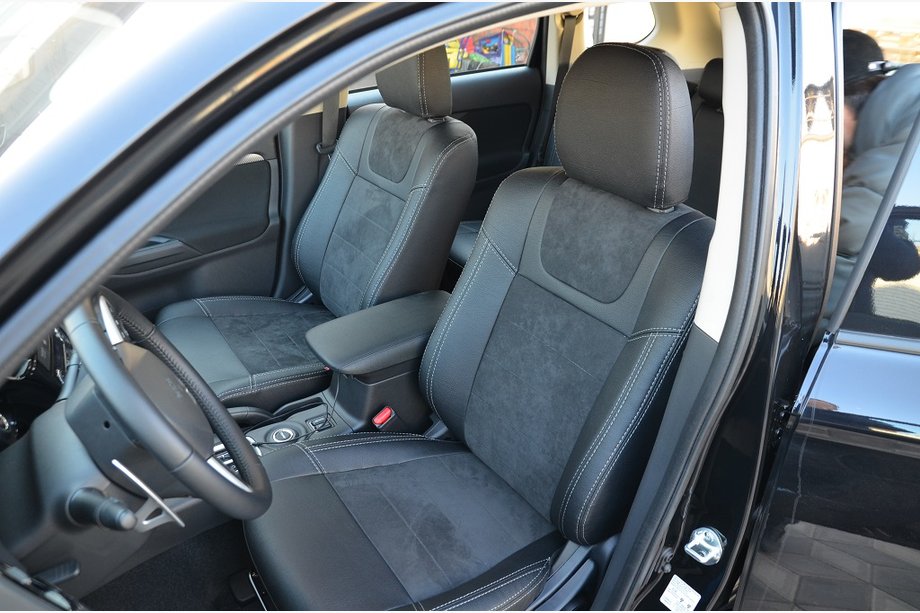 Mitsubishi Outlander 2012-2021 Fundas de Asientos SoyuzAuto Estilo Cuero Foto 1