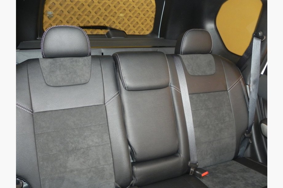 Nissan X-trail T31 2007-2014 Fundas de Asientos SoyuzAuto Estilo Cuero Image