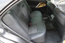 Toyota Camry 2006-2011 Fundas de Asientos de Coche (Cuero Sintético ↗ Sustituto de Alcantara, Elite) foto 3