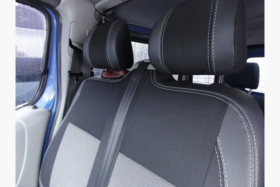 Renault Trafic 2001–2015 Fundas para coche (polipiel y tela, Premium) Asientos Delanteros 1+1 Foto 5