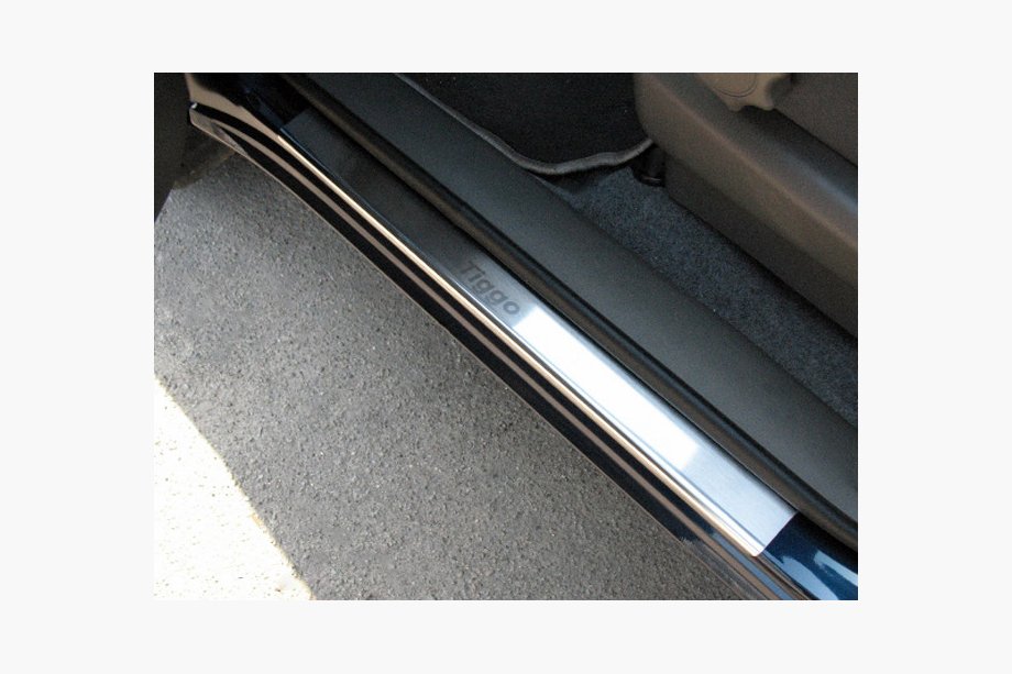 Chery Tiggo 1 2005-2016 Cubiertas de Umbral Nataniko (4 uds, Acero Inoxidable) Estándar - Cinta Lohmann, 0,5 mm Image
