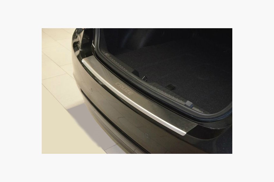 Chevrolet Cruze 2009–2015 Protector de parachoques trasero con borde Nataniko (acero inoxidable) Image