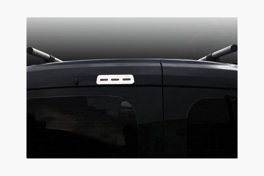 Fiat Fiorino/Qubo 2008-2024 Moldura luz de freno trasera (acero inoxidable) Image