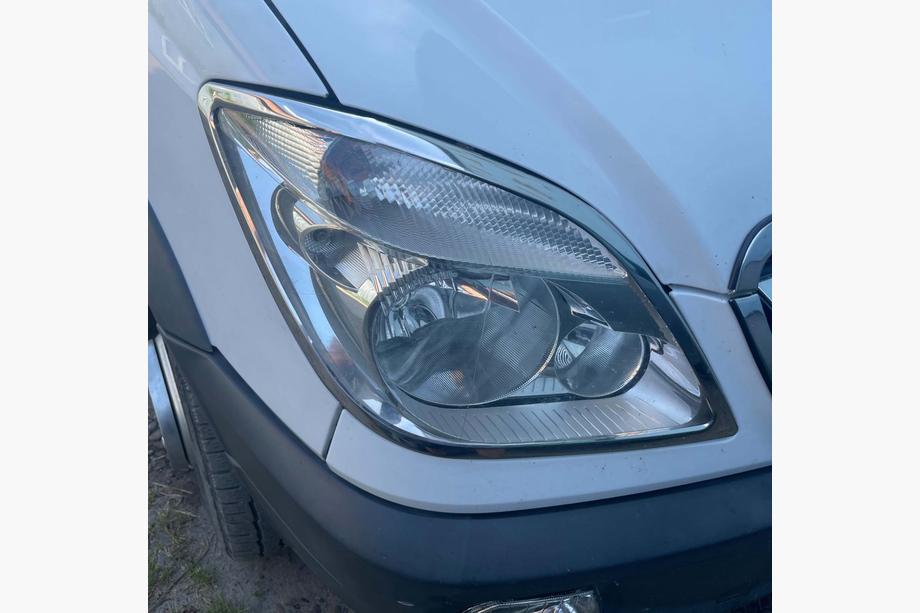 Mercedes Sprinter W906 2006–2018 Embellecedores de faros (2006-2013, 2 uds, acero inoxidable) Foto 1