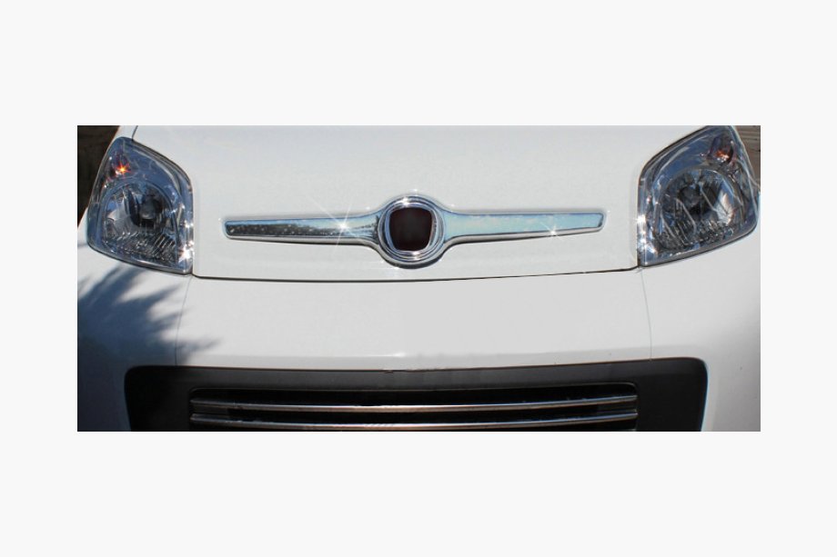 Fiat Fiorino/Qubo 2008-2024 Borde de capó (plástico) Image