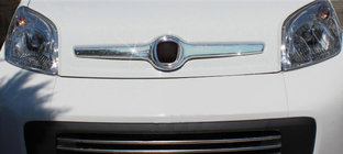 Fiat Fiorino/Qubo 2008-2024 Borde de capó (plástico) foto 1