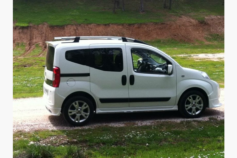 Peugeot Bipper 2008-2017 Faldones laterales en bruto (para pintar) Foto 5