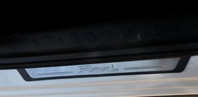 Fiat 500/500L 2013-2022 Protector de umbral 500L (OmsaLine, 4 uds, Acero Inoxidable) foto 6