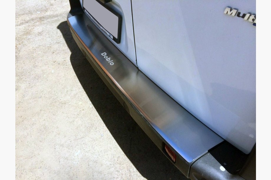 Fiat Doblo II 2010-2022 Protector de parachoques trasero con borde NataNika (acero inoxidable) Image