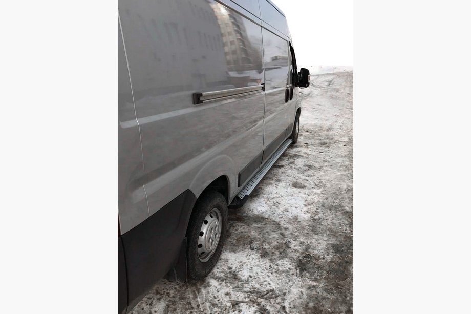Peugeot Boxer 2006-2025 Estribos Laterales Allmond Grey (2 uds., Aluminio) Batalla Media Foto 11