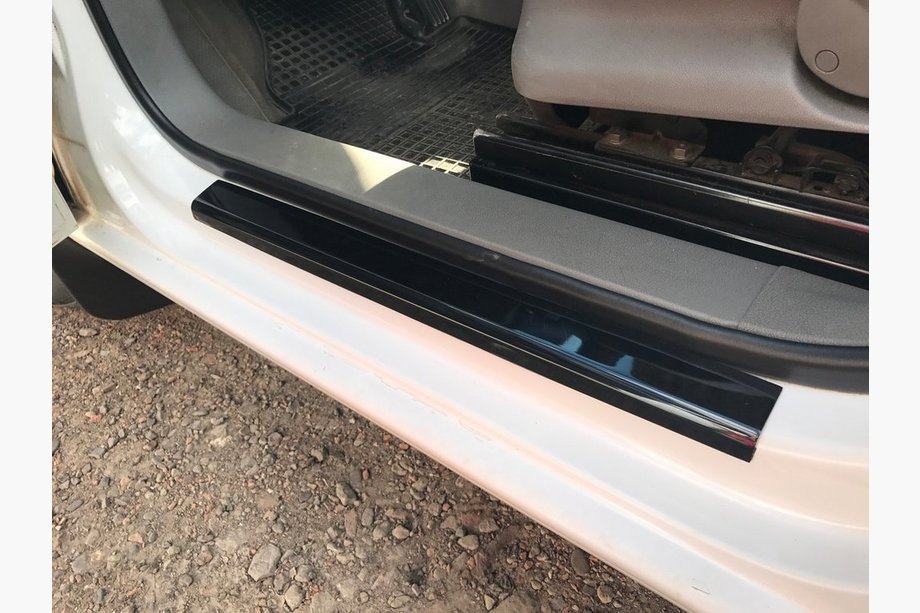Volkswagen Caddy 2010-2015 Cubiertas de umbrales de puerta (plástico ABS) 4 uds, Mate Foto 2