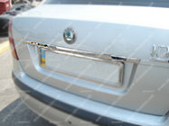 Skoda Octavia II A5 2006-2010 Moldura cromada sobre la matrícula (acero inoxidable) foto 1