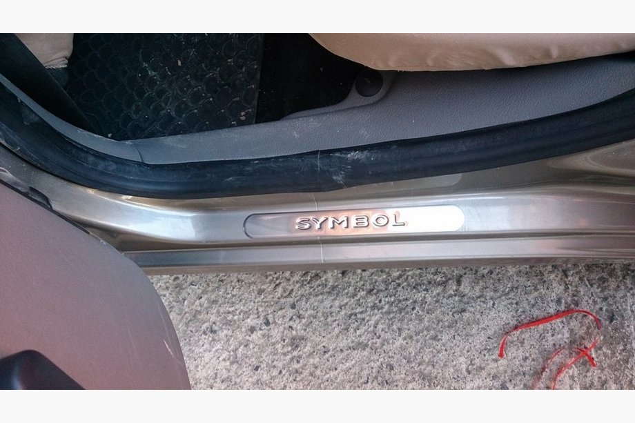 Renault Symbol 2008-2013 Protector de umbral OmsaLine (4 uds, acero inoxidable) Image