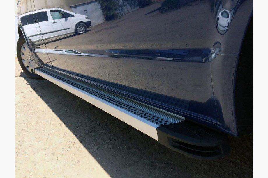 Volkswagen T5 Transporter 2003-2010 Estribos Laterales Maya V2 (2 uds., Aluminio) Image