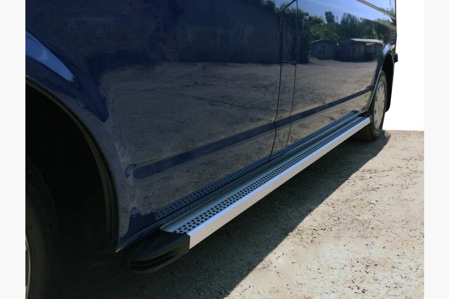 Volkswagen T5 Multivan 2003–2010 Estribos Laterales Maya V2 (2 uds., Aluminio) Image