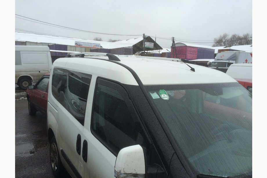 Fiat Doblo II 2010-2022 Barras de Techo Cromadas Maxi, pies de plastico Foto 4