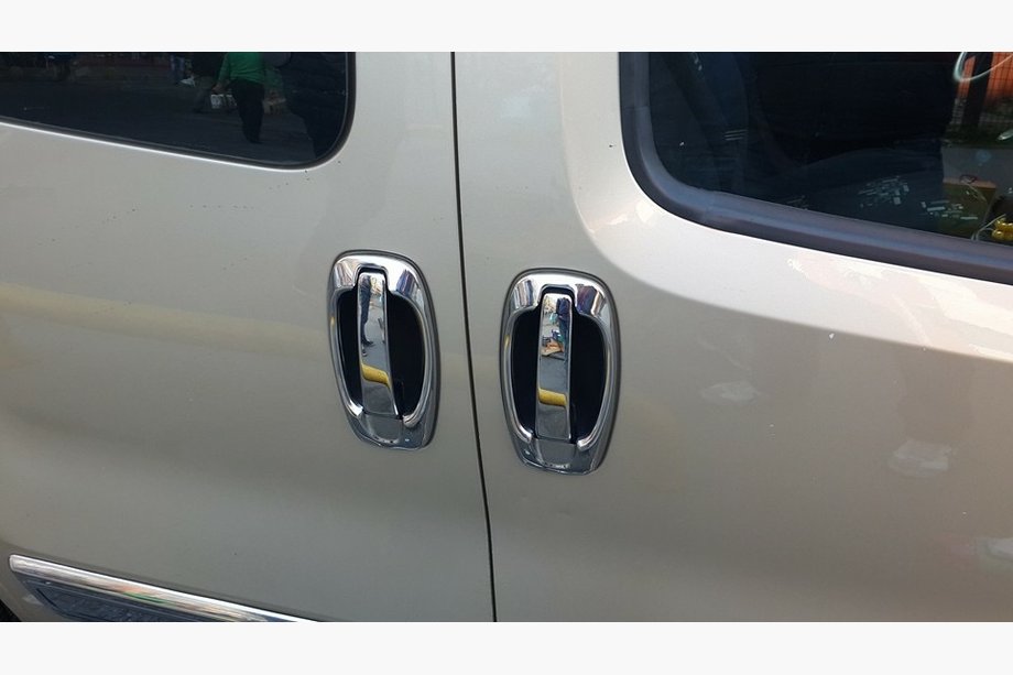 Fiat Fiorino/Qubo 2008-2024 Cubiertas y molduras cromadas para manijas de puertas (acero inoxidable, 8 piezas) OmsaLine - Acero Inoxidable Italiano Foto 4