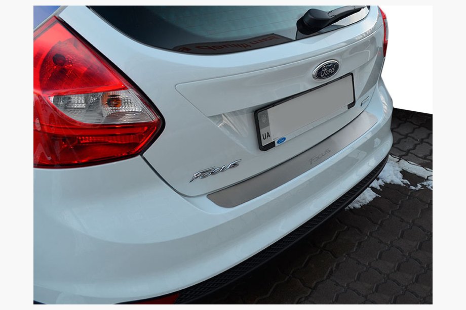 Ford Focus III 2011-2017 Protector de parachoques trasero Natanika (acero inoxidable) Image