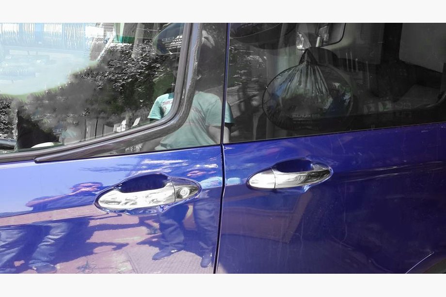 Ford Courier 2014-2023 Cubiertas de Manijas Cromadas (4 uds., Acero Inoxidable) Image