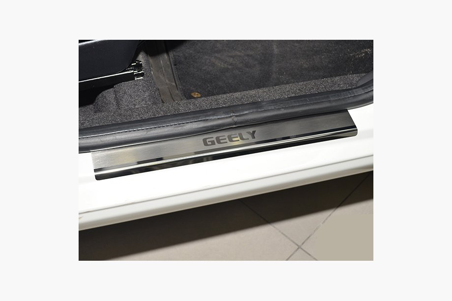 Geely LC Cross 2008-2016 Protectores de umbral Natanika Premium (4 uds, acero inoxidable) Image