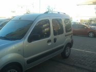 Renault Kangoo 1998-2008 Barras de Techo Cromadas Base estándar, pies de plástico foto 3