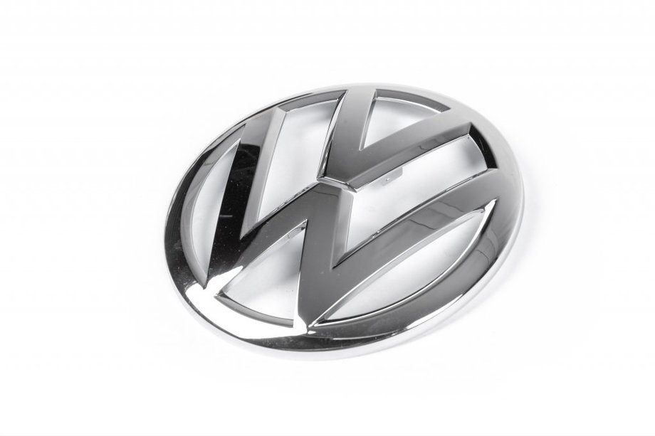 Volkswagen Tiguan 2016-2023 Emblema trasero (parte superior, Original) Image