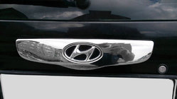 Hyundai Getz 2002- Moldura cromada sobre la matrícula (2002-2006, acero inoxidable) foto 5