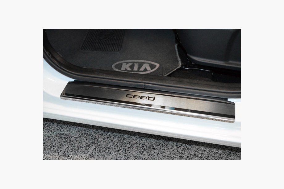 Kia Ceed 2012-2018 Cubiertas de Umbral Nataniko (4 uds., Acero Inoxidable) Image