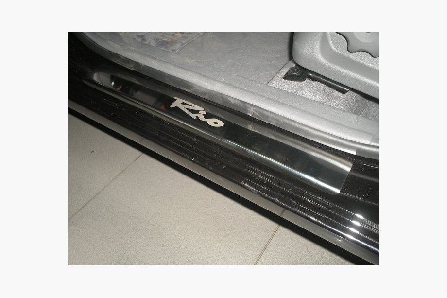 Kia Rio 2005-2011 Protectores de umbral Natanika Premium (4 uds, acero inoxidable) Foto 1