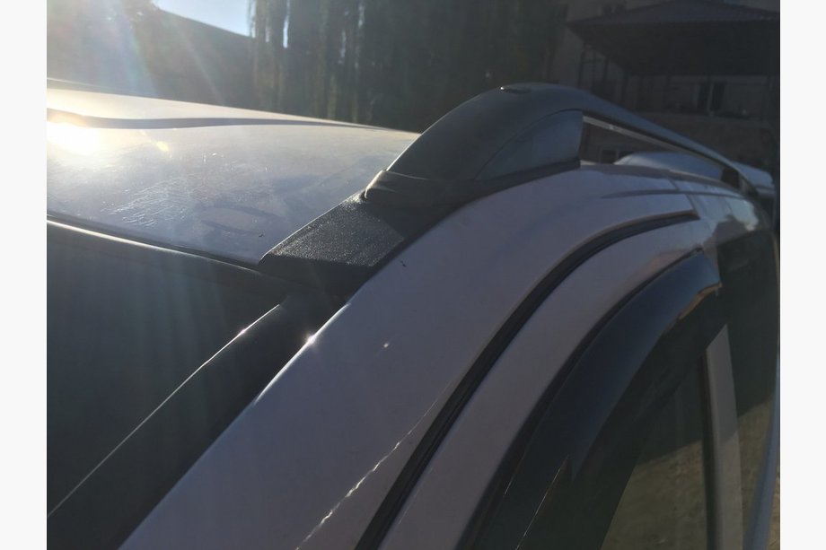 Mercedes Viano 2004-2014 Barras de techo negras Skyport (metal macizo) Batalla Corta (SHORT) Foto 11