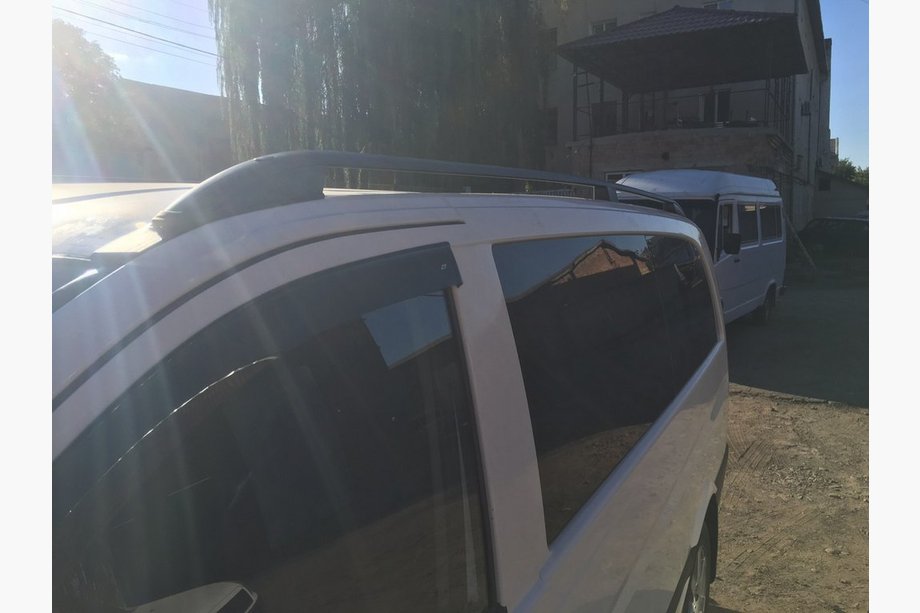 Mercedes Viano 2004-2014 Barras de techo negras Skyport (metal macizo) Batalla Corta (SHORT) Foto 13