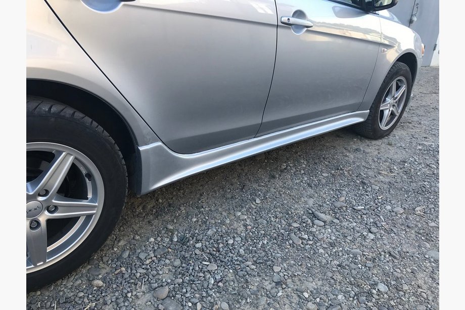 Mitsubishi Lancer X 2008- Faldones Laterales (2 uds, imprimados) Image
