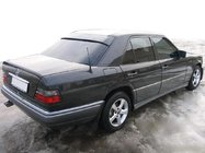 Mercedes E-class W124 1984–1997 Visera de aleron (fibra de vidrio, imprimada para pintar) foto 1