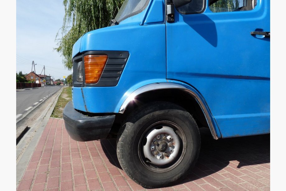 Mercedes T2 (507-814) 1967-1996 Molduras de aleta de acero inoxidable (4 uds) Image
