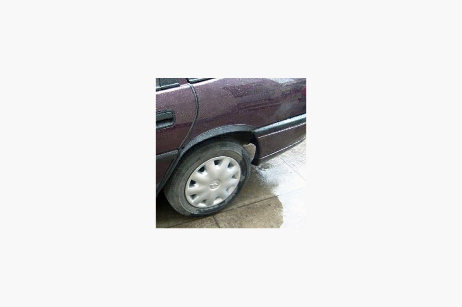Opel Vectra A 1987-1995 Molduras para aletas (4 uds, negras) Image