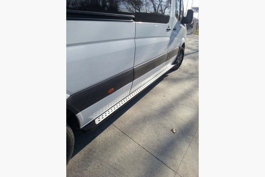 Mercedes Sprinter W901/902/903/904/905 1995–2006 Estribos Laterales DOT-Line (2 uds., Aluminio) Batalla Media Foto 2