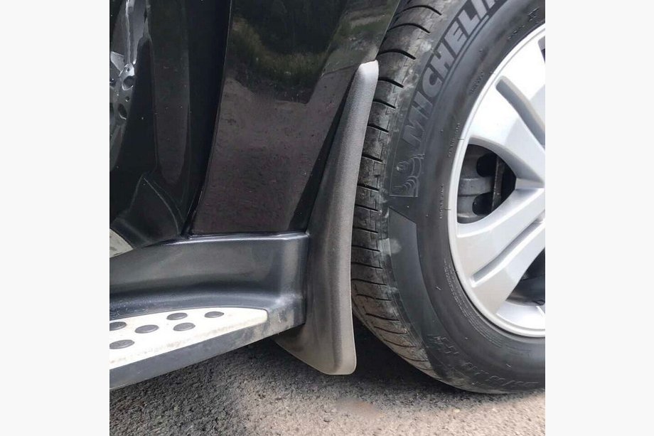 Mercedes GL class X164 2006-2012 Guardabarros Premium (4 uds) Image
