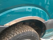 Mercedes Sprinter W906 2006–2018 Molduras de aleta estrechas acero inoxidable (4 uds) Carmos - Acero Inoxidable Turco foto 4