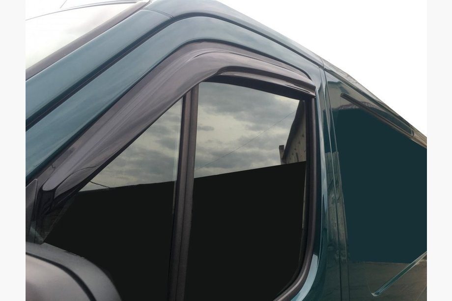 Mercedes Sprinter W906 2006–2018 Deflectores de ventana adhesivos (2 uds, Aomis) Image