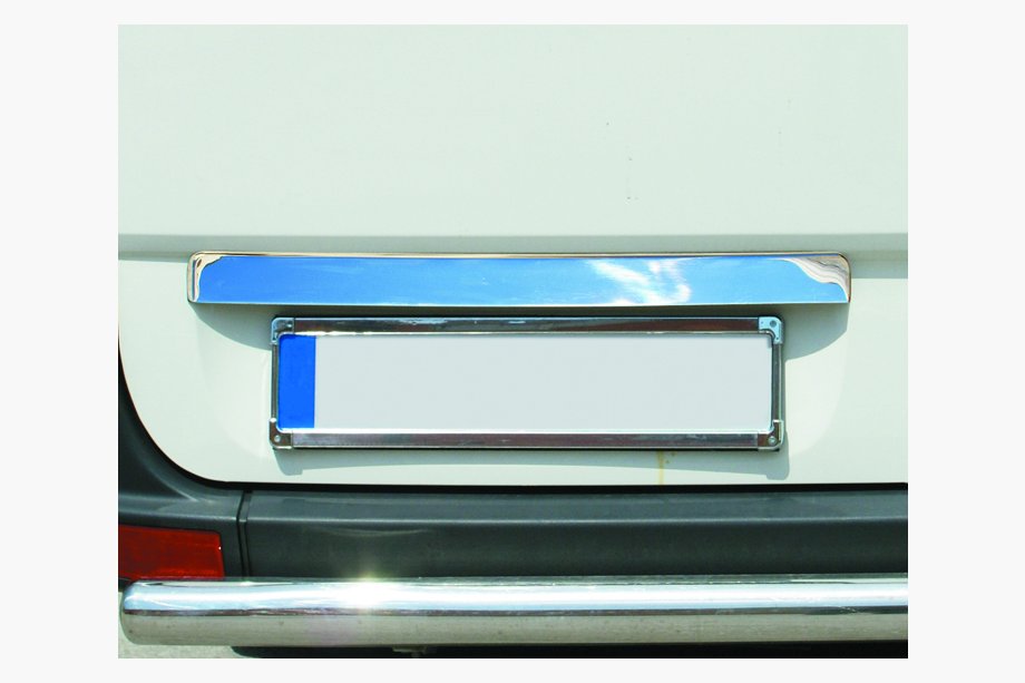 Volkswagen Crafter 2006-2016 Moldura cromada sobre la matrícula (acero inoxidable) Carmos - Acero Inoxidable Turco Foto 4