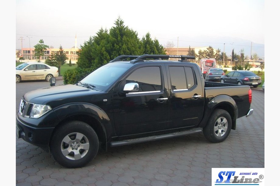 Nissan Navara/NP300 2016- Barras de techo originales (con travesaño) Negro Foto 2